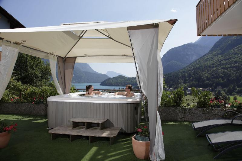 Hotel Olympia Molveno Eksteriør bilde
