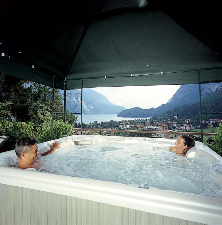 Hotel Olympia Molveno Eksteriør bilde