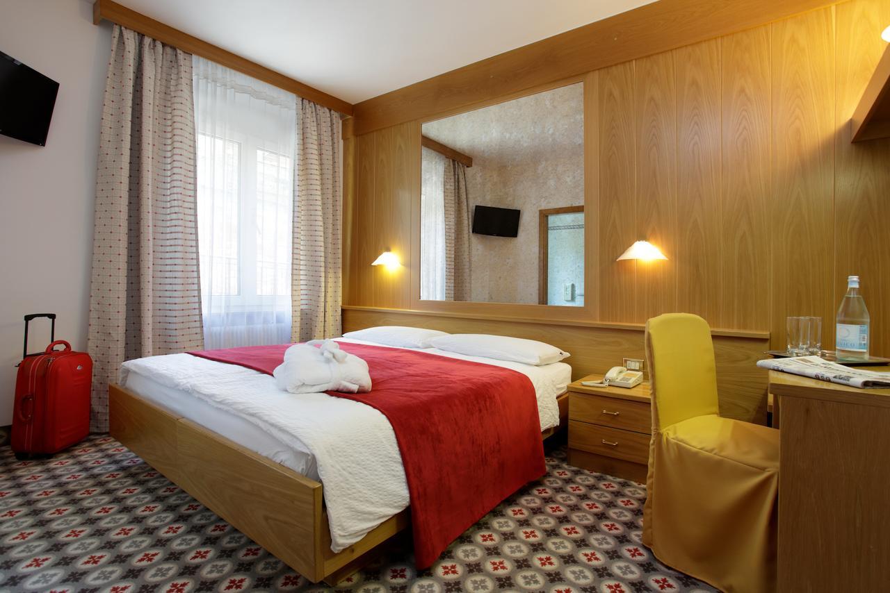 Hotel Olympia Molveno Eksteriør bilde