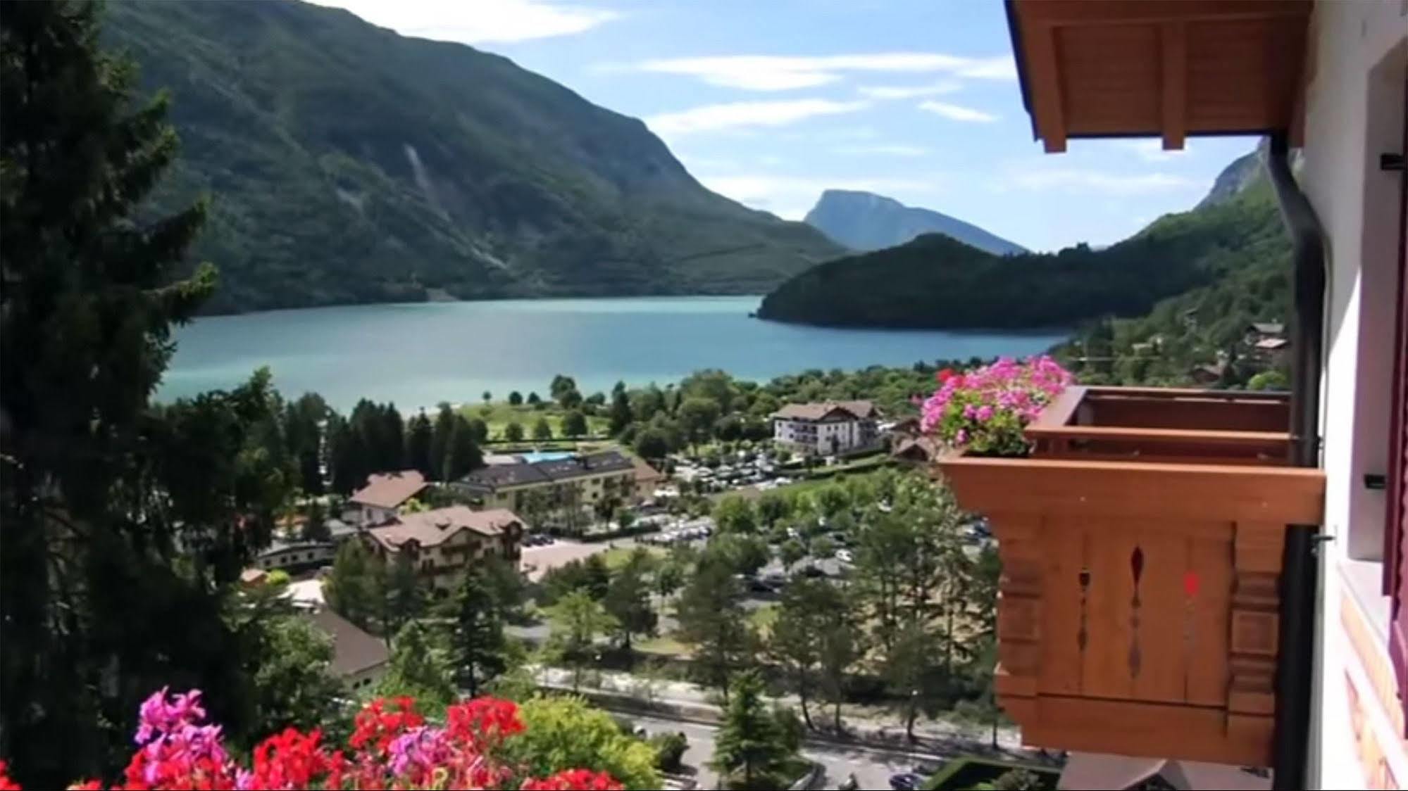 Hotel Olympia Molveno Eksteriør bilde